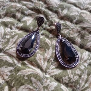 Elegant Black Teardrop Dangle Earrings - Women's Jewelry